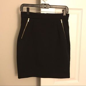 H&M Black skirt- mini